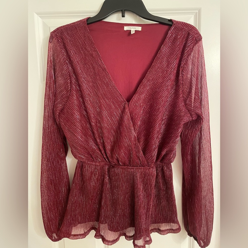 Women’s top, brand new, no tag